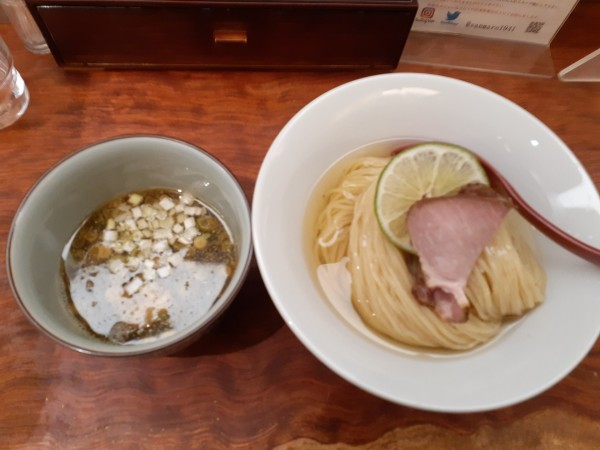 「昆布水つけ麺、大盛」@三馬路 東京店の写真