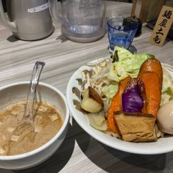 土竜つけ麺（中）と半ライス