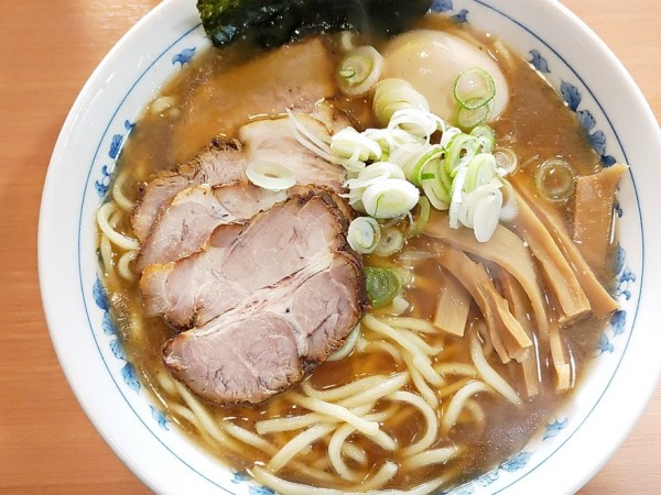 「ラーメン＋煮玉子＋チャーシュー2枚」@麺屋 ごとうの写真