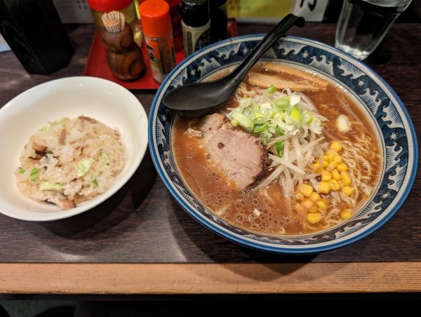 「醬油ラーメン・ミニチャーハン」@旭川らあめん泰斗の写真