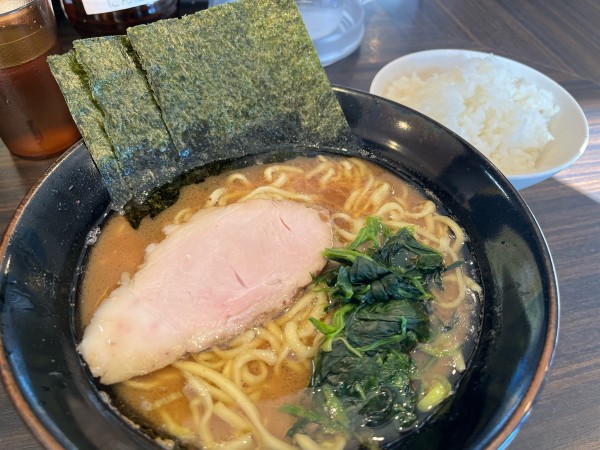 「濃厚豚骨醤油ラーメン」@横浜らーめん 寿三家の写真