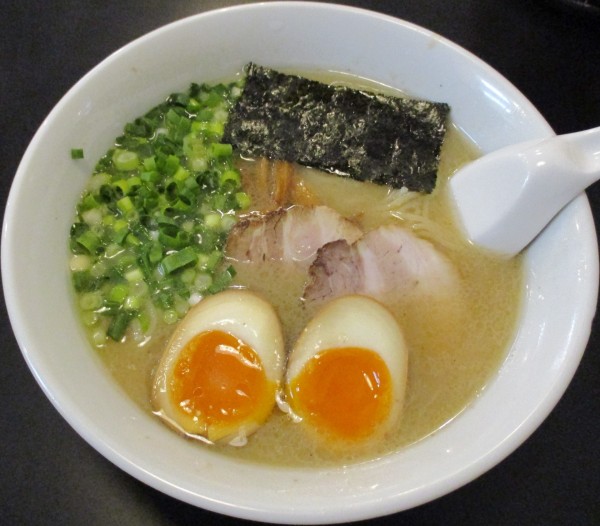 「特製らーめん＋醤蛋　750円＋120円」@らーめん 茂木の写真