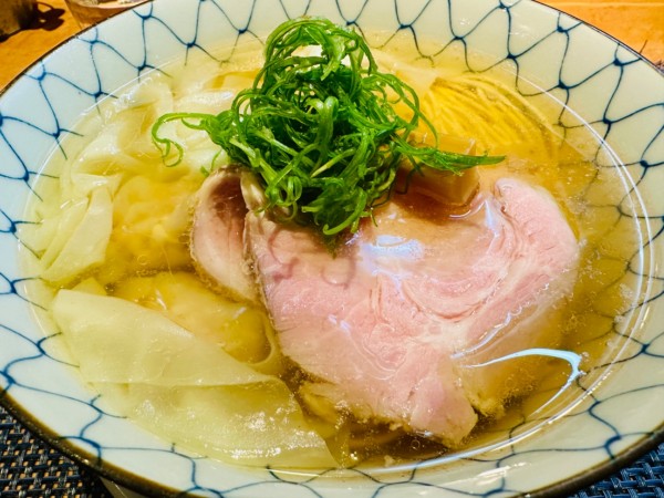 「塩煮干わんたん中華そば【1000円】」@柴崎亭の写真