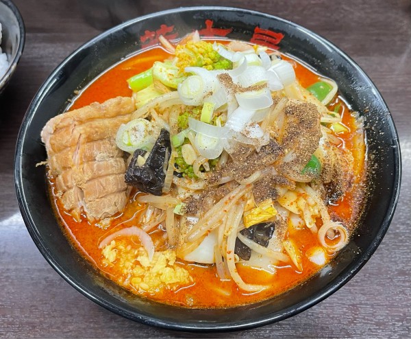 「五目味噌タンメン、大盛り、チャーシュー、ライス」@元祖旨辛系タンメン 荒木屋の写真