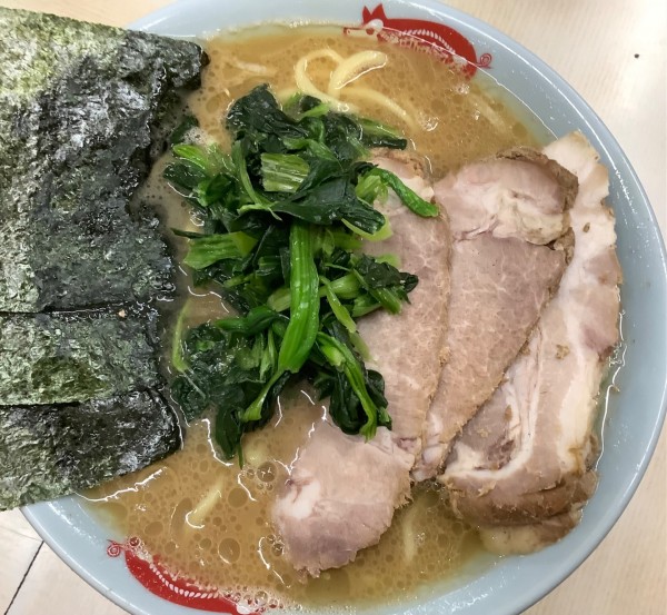 「ラーメン＋チャーシュー」@横浜ラーメン 町田家 町田本店の写真