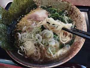 「横浜家系ラーメン(650)」@えきめんや 黄金町店の写真