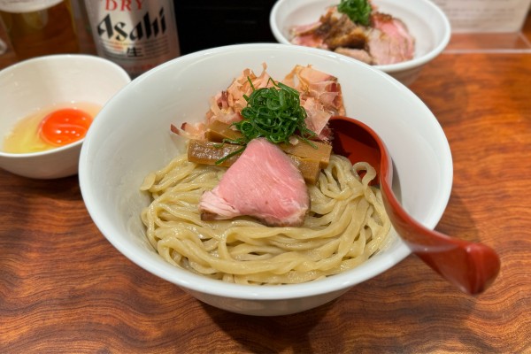 「油そば¥900、追い卵¥100、豚飯¥400」@三馬路 東京店の写真