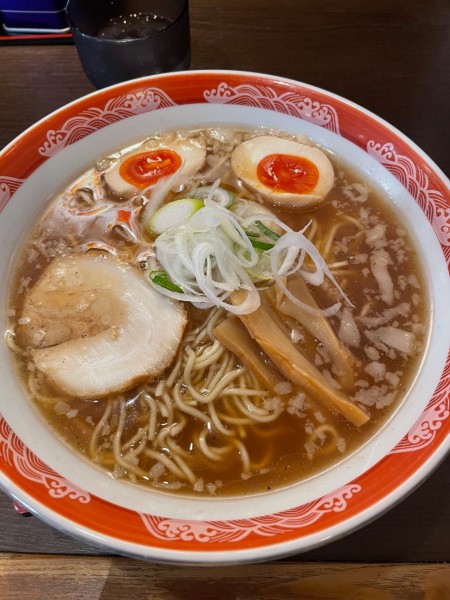 「味玉醤油ラーメン（麺大盛）」@らぁめん 吉家の写真