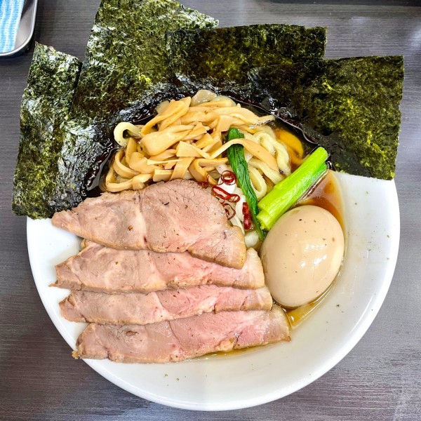 「禿醤油1000円+特製400円」@自家製手打ち麺 禿の写真