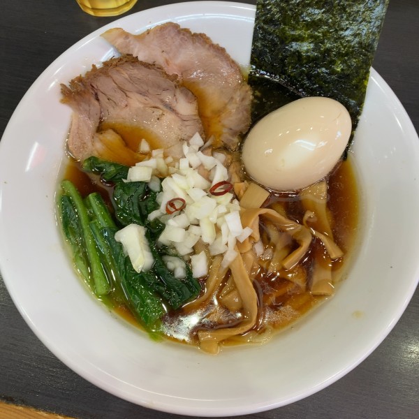 「醤油1000円+煮玉子」@自家製手打ち麺 禿の写真