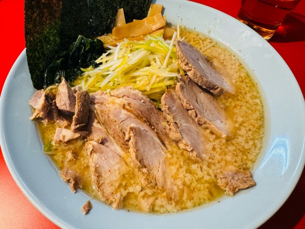 「ネギ味噌チャーシュー麺（1150円）とまるいち丼（380円）」@ラーメンショップ まる壱の写真