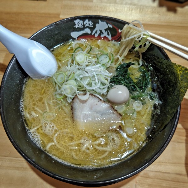 「釜炊き豚骨醤油ラーメン(780円)」@麺処一成の写真