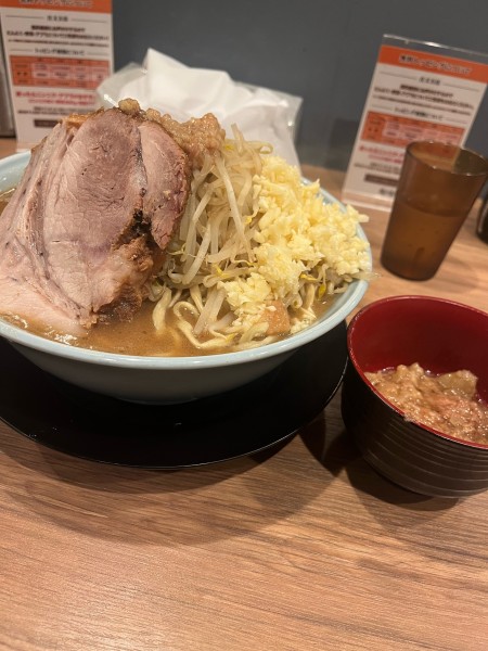 「大500g全マシ」@俺の生きる道 上野店の写真