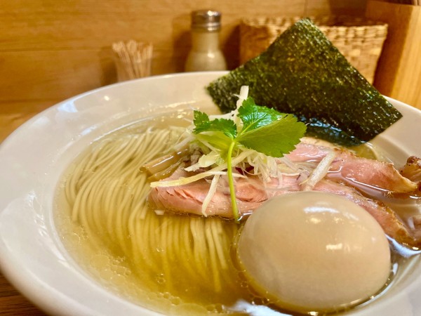 「白醤油 特製中華」@中華そば 心の写真