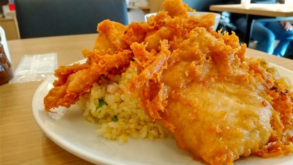 「#チキンチャーハン #1067円 #スープ #66円」@ラーメン中華食堂 新世 出来野店の写真