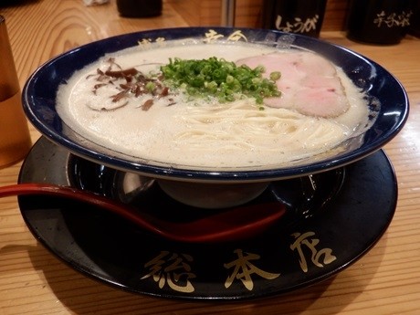 「泡系豚骨　ラーメン」@博多一幸舎 総本店の写真