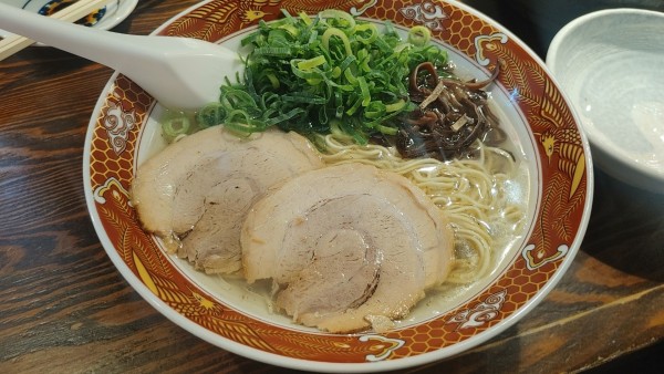 「ねぎ豚そば」@博多鉄八 松本つなぐ横丁店の写真