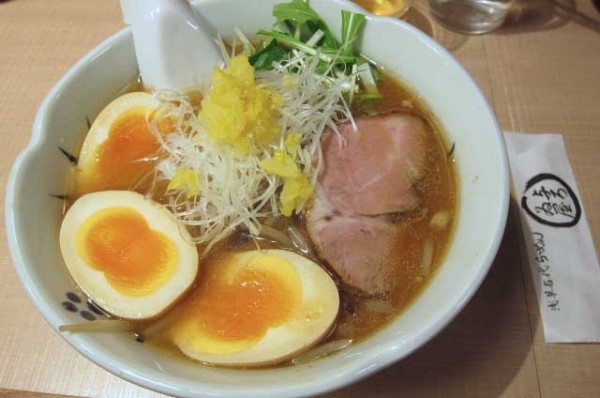 「冬味噌らーめん　1,100円＋縁たま（双子の味玉）　150円」@与ろゐ屋の写真