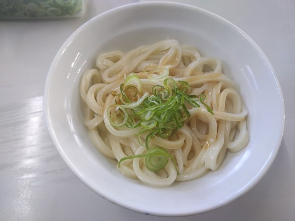 「うどん小（温）180円」@三嶋製麺所の写真