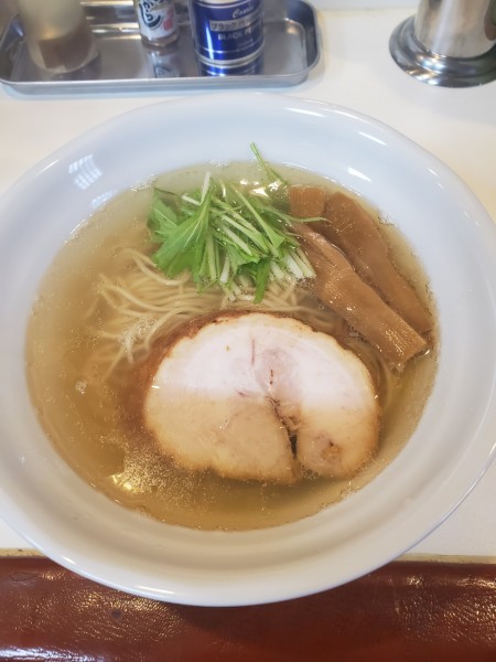 「白醤油らーめん」@らーめん ともえ商店の写真