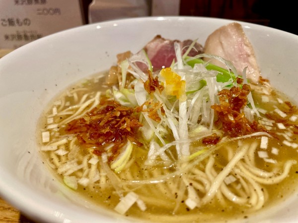 「海老塩中華そば ＋ 米沢豚魯肉飯」@中華そば べぃしっくの写真