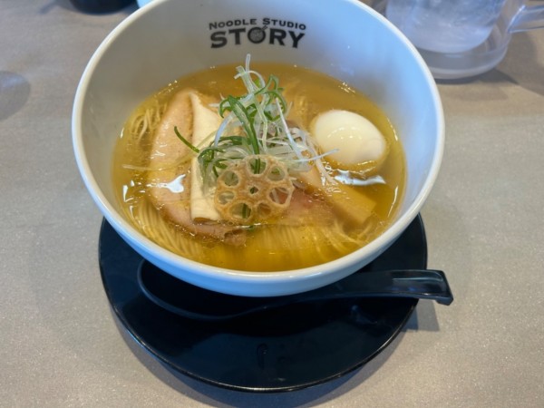 「味玉塩そば」@NOODLE STUDIO STORYの写真