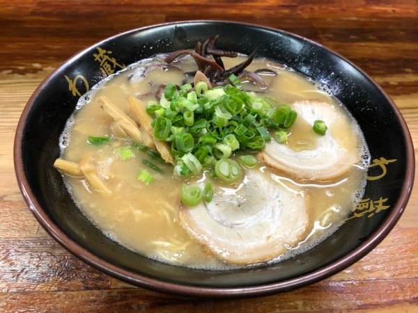 「わくらーめん」@博多とんこつラーメン わ蔵 歌舞伎町店の写真