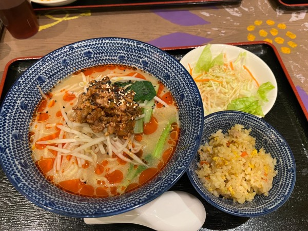 「青蓮担々麺＋ミニチャーハン」@健康中華 青蓮 汐留メディアタワー店の写真
