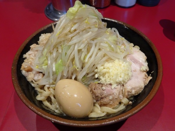 「ラーメン豚2枚（950円）＋塩アブラーメン（100円）＋味玉」@ラーメン二郎 荻窪店の写真