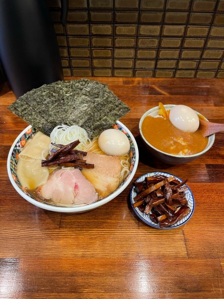 「もちもち雲呑味玉中華そば」@奈つやの中華そばの写真