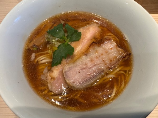 「醤油らーめん」@らーめん藁の写真