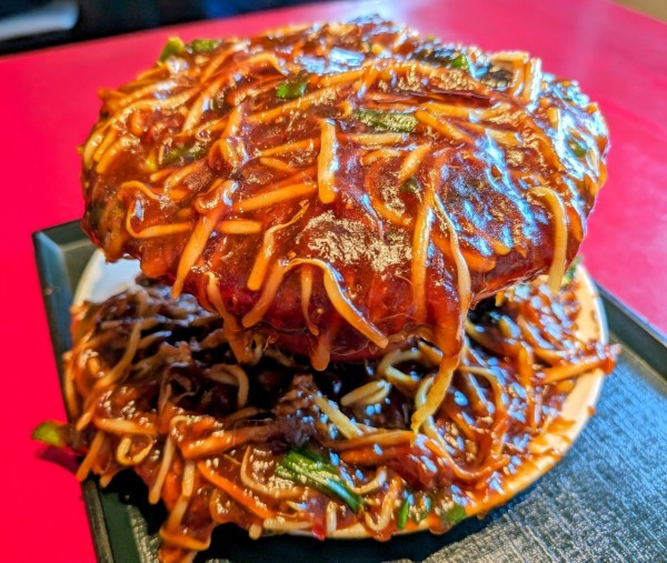 「酸辣湯麺【ラー油付】950円」@中華食堂 天海の写真