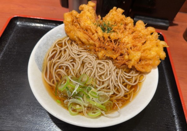 「えのき天そば(490円)」@そば処 めとろ庵 錦糸町店の写真