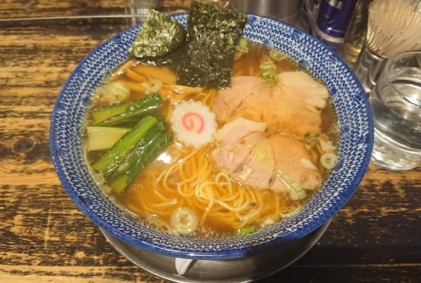 「支那そば800円＋大盛100円」@くじら軒 横浜本店の写真