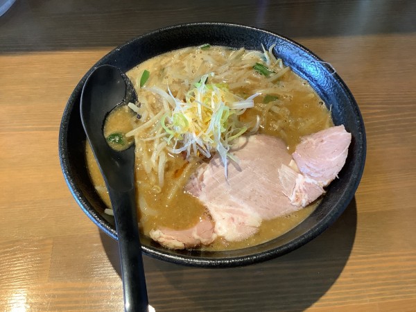 「みそラーメン　950円」@三代目麺処くるりの写真