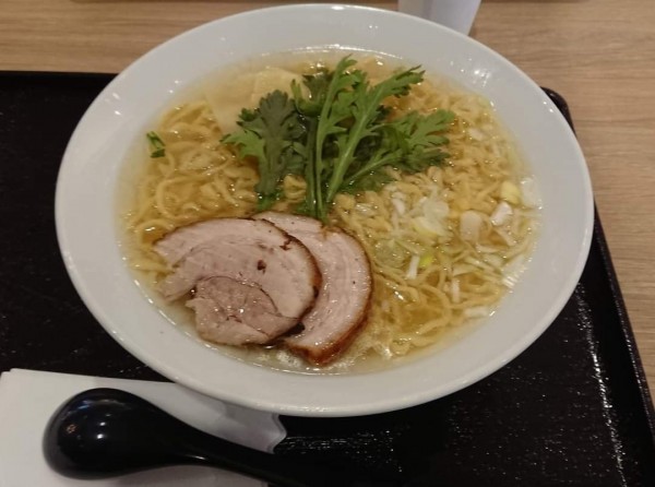「本丸塩らー麺（大盛）」@塩ら～麺 本丸亭 三井アウトレットパーク 横浜ベイサイド店の写真