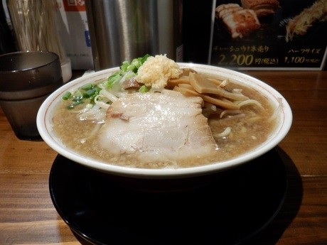 「にんにく背脂しょうゆラーメン」@スタミナススムの写真
