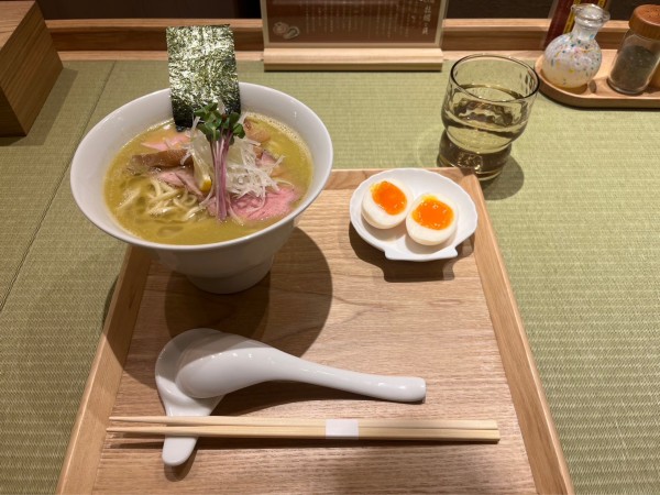 「濃厚牡蠣らぁ麺」@らぁ麺 牡蠣と貝の写真