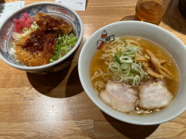「半ラーメン＋ソースかつ丼」@喜多方ラーメン 坂内 四谷店の写真