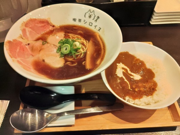 「醤油らーめん+ミニカレー」@喫茶シロイヌの写真