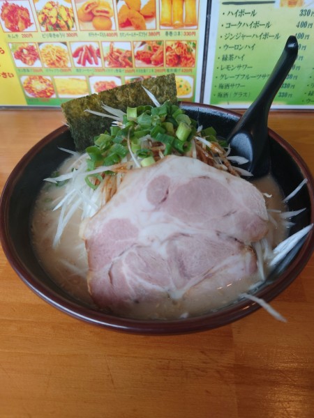 「博多千切りネギラーメン  替え玉ハリガネ✖️２」@博多ラーメン 長浜や 平和島店の写真