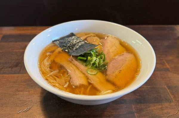 「醤油ラーメン¥780、チャーシュー¥320」@カミカゼの写真
