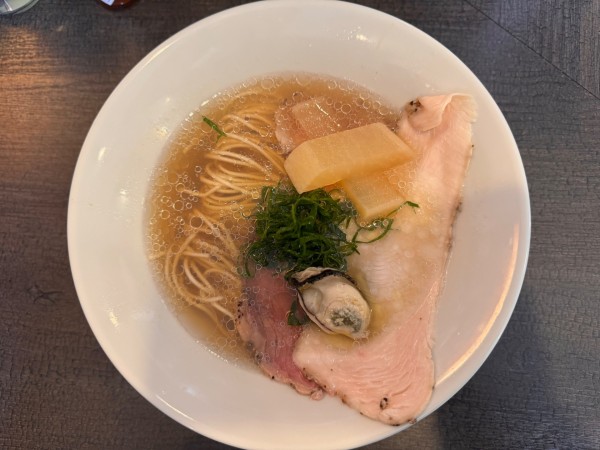 「牡蠣しじみラーメン」@自家製麺 牡蠣工房 Uguisuの写真