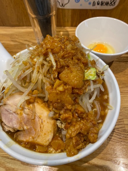 「濃厚DX＋生卵＋味アブラ」@自家製麺88の写真