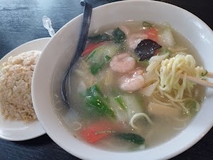 「定食 エビソバ+半炒飯(850）」@吉田飯店の写真