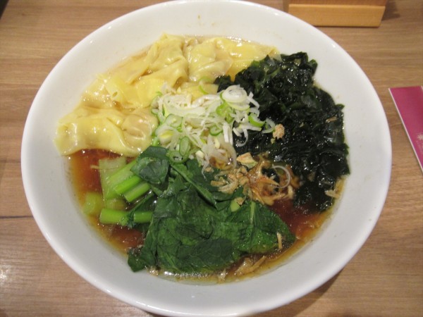 「ワンタンメン（800円）」@華心苑 町屋店の写真