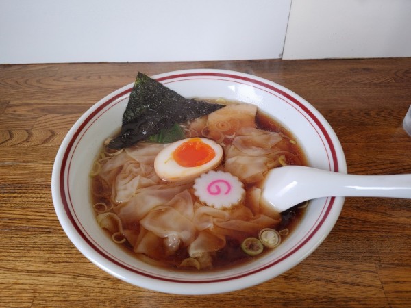 「ワンタン麺　醤油　800円」@ふじ乃の写真