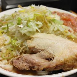 らーめん豚入り・麺特盛券・特製サルサ(ネギマシマシカラメ)