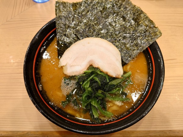 「醤油ラーメン￥700＋ライスサービス」@家系 麺場寺井の写真