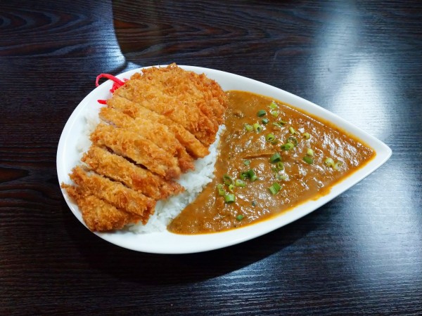 「カツカレー（800円くらい）」@ドールパタンの写真